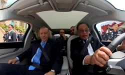 رئيس ماليزيا للرئيس التركي :  "متفاجئ أنك تثق بقيادتي للسيارة"!